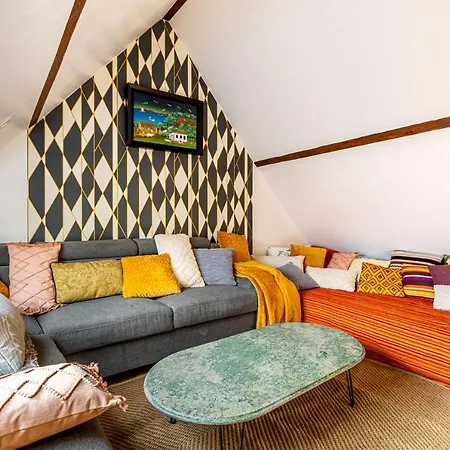 Apartment Double 210 Sqm Up To 18 Guests, Des Ammonites 2&3 Meudon